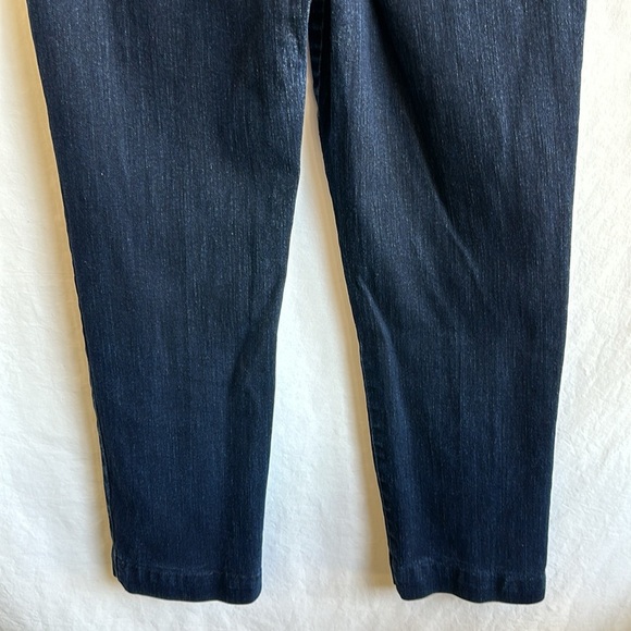 Gloria Vanderbilt shortened Amanda dark wash jeans, size 12 - Picture 5 of 9